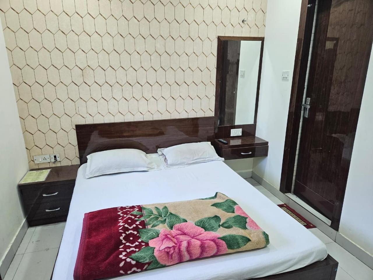 Hotel Elliot Comfort Inn Колката Екстер'єр фото